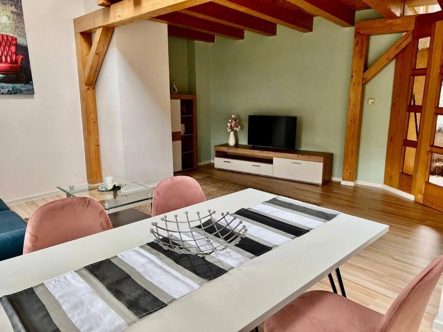 Wanderurlaub Mit Und Ohne Hund! Apartment Harra Екстериор снимка
